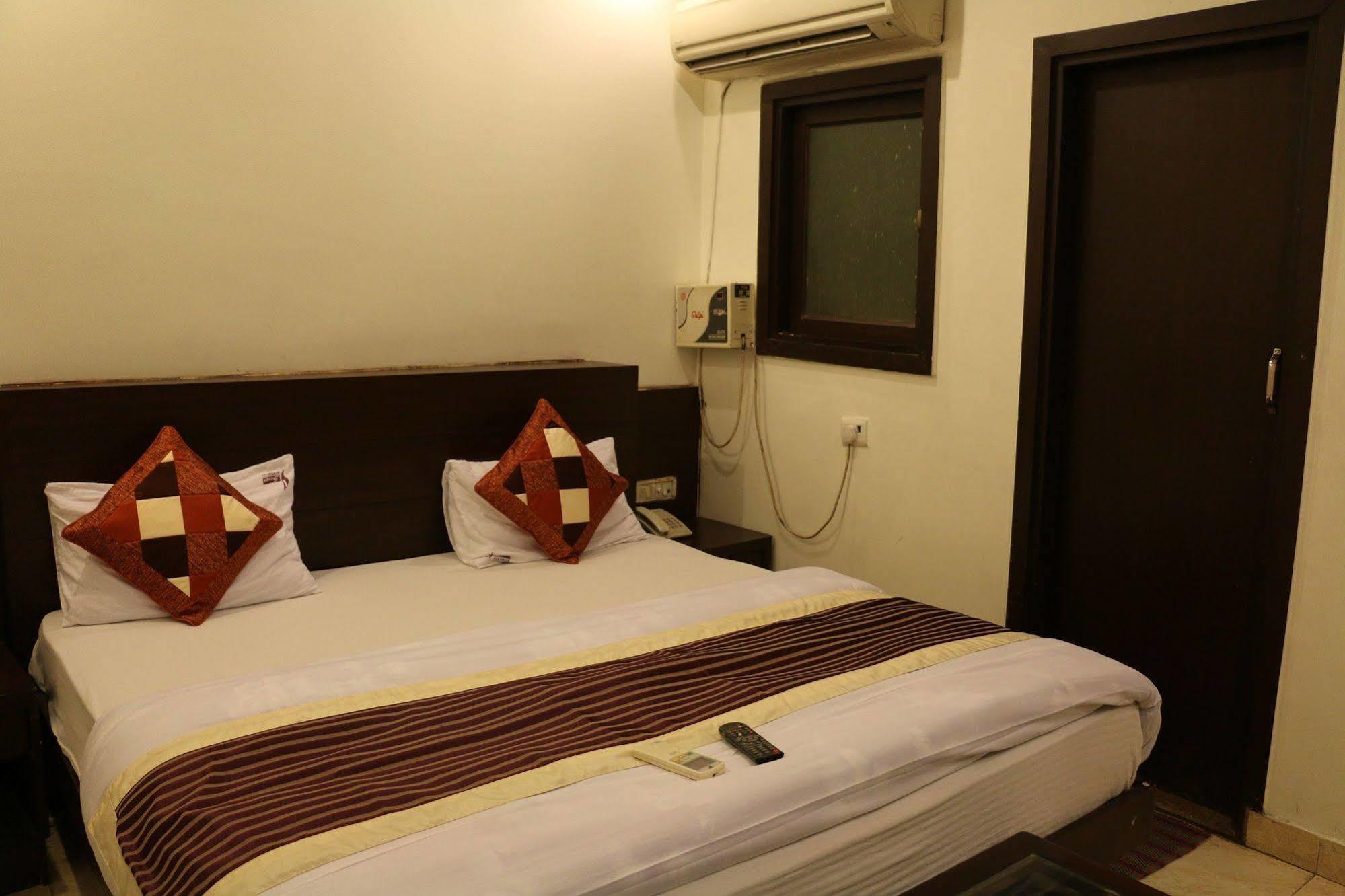 Hotel Seven Seas Inn Neu-Delhi Exterior foto